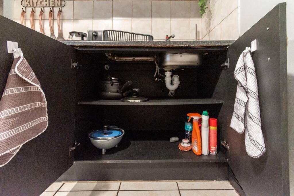 Ferienwohnung The Square 135- Studio With Free Parking, Pool & Gym Access Kapstadt Exterior foto