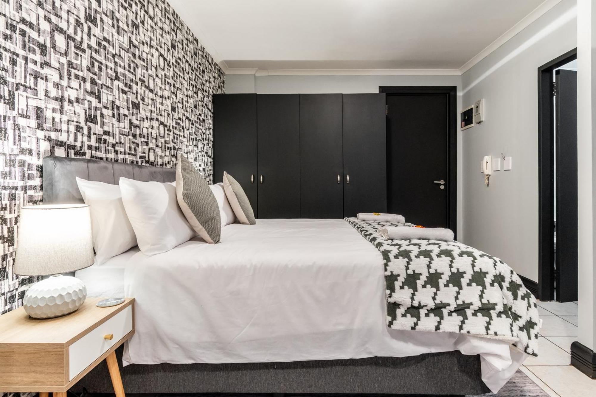 Ferienwohnung The Square 135- Studio With Free Parking, Pool & Gym Access Kapstadt Exterior foto