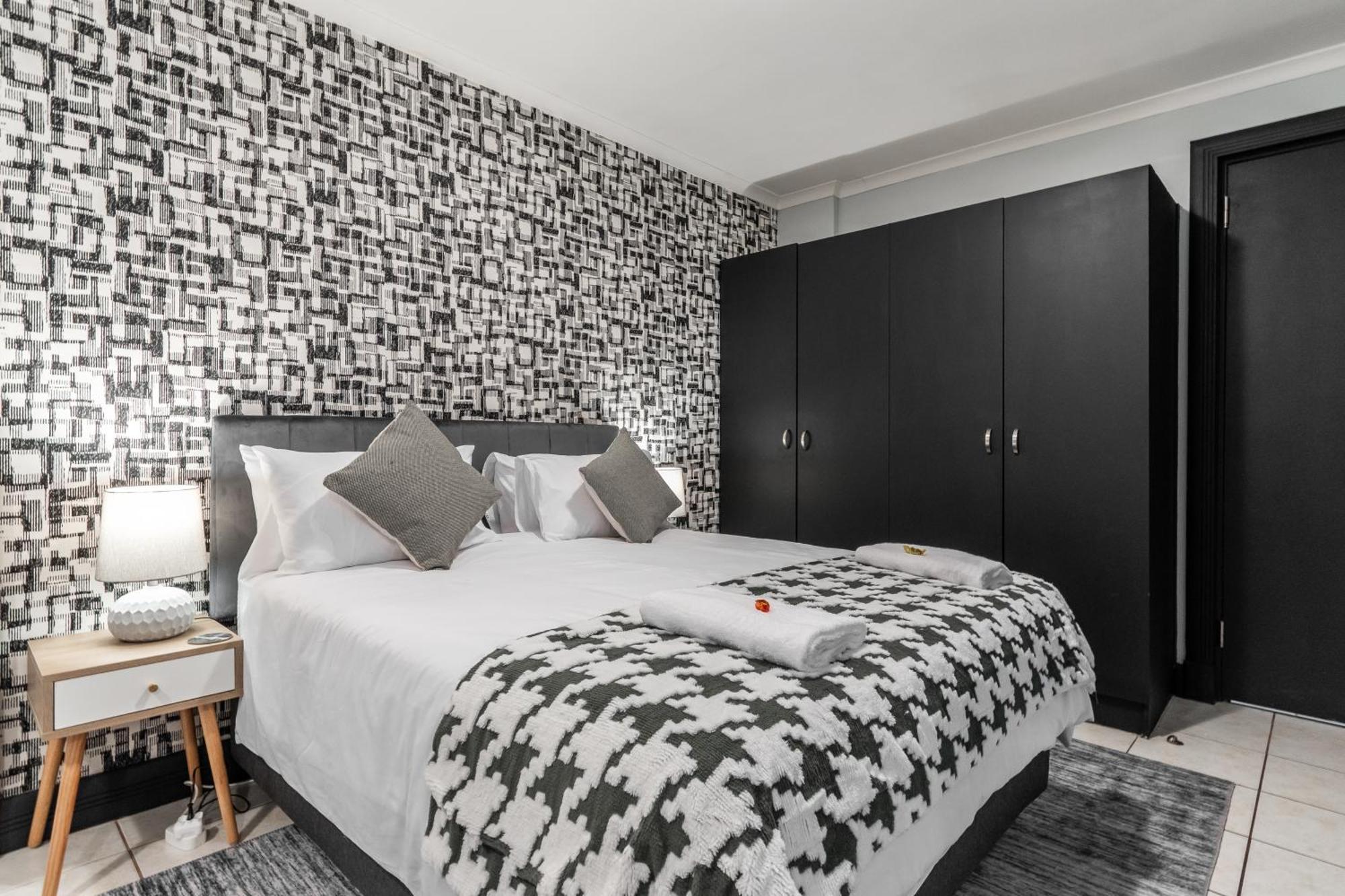 Ferienwohnung The Square 135- Studio With Free Parking, Pool & Gym Access Kapstadt Exterior foto